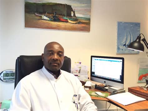 Njinou-Ngninkeu Bertin Chirurgie urologique